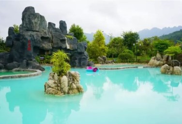 Dive into relaxation at Guangyuan's refreshing hot springs
