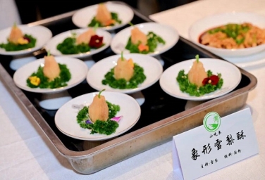 Cangxi whole-pear banquet