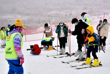 Guangyuan opens sprawling ski resort