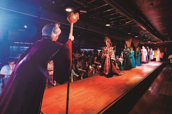 Guangyuan launches 1st immersive on-river performance Phoenix Rises Over Lizhou