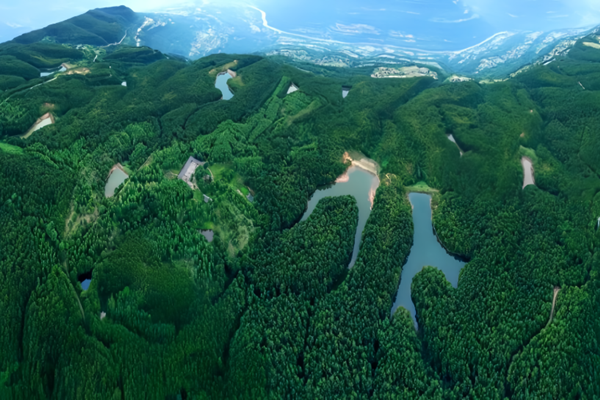 Cangxi combines red heritage with green beauty