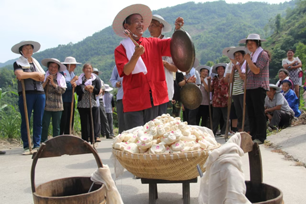 Northern Sichuan's weeding gong, drum preserve traditional music