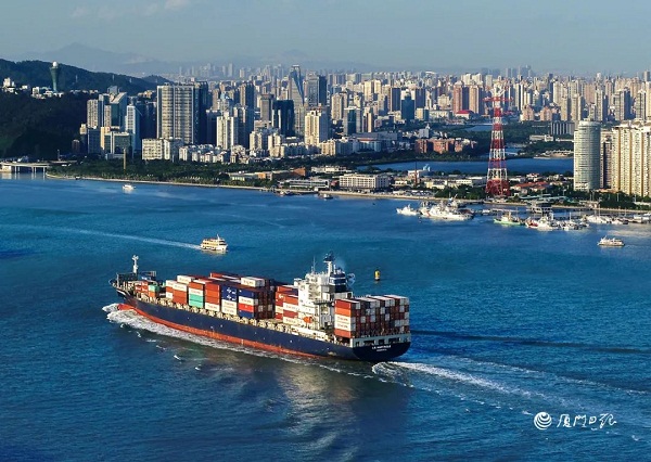Xiamen continues to develop logistics, link world