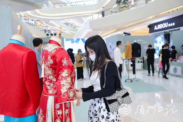 Xiamen kicks off First Wedding Shopping Festival