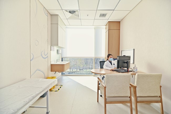 Perennial Tianjin Medical Cluster - Consultation Room.jpg