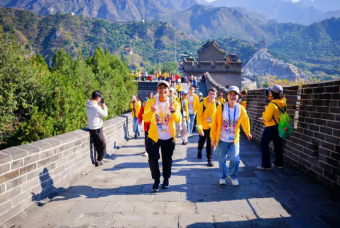 Chinese Bridge contestants visit Great Wall and Summer Palace