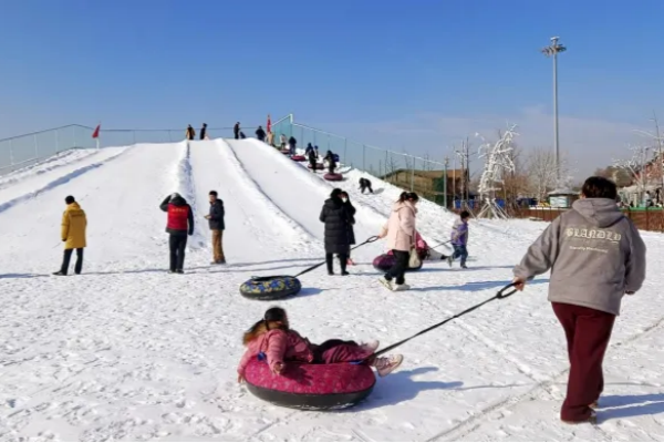 Winter Carnival kicks off in Jinghai