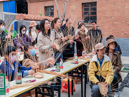 Wicker weaving experience class kicks off in Jizhou