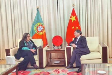 Chinese ambassador meets head of Portugal Luban Workshop