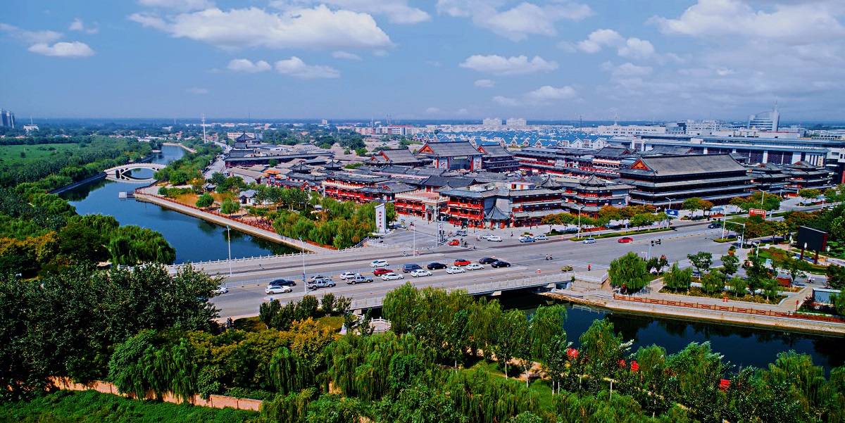 Xiqing is one of the districts in Tianjin, covering an area of 565.36 square meters.