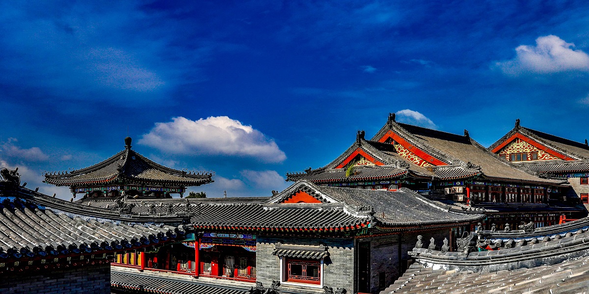 Enjoy the charm of Tianjin traditional arts.