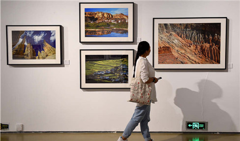 Photo exhibition on Tibet's Ali opens in Beijing