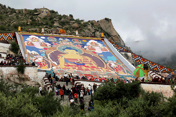 Annual Tibet festival starts with thangka