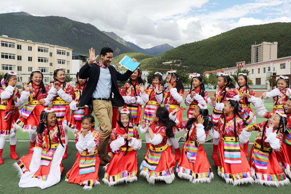 Foreign journalists impressed with Tibet tour