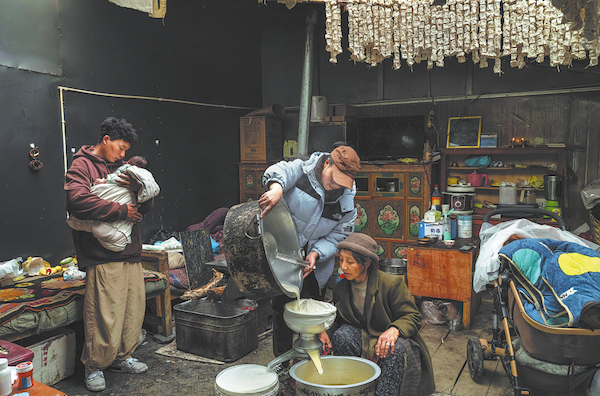 1765448562636048953.png 2.png