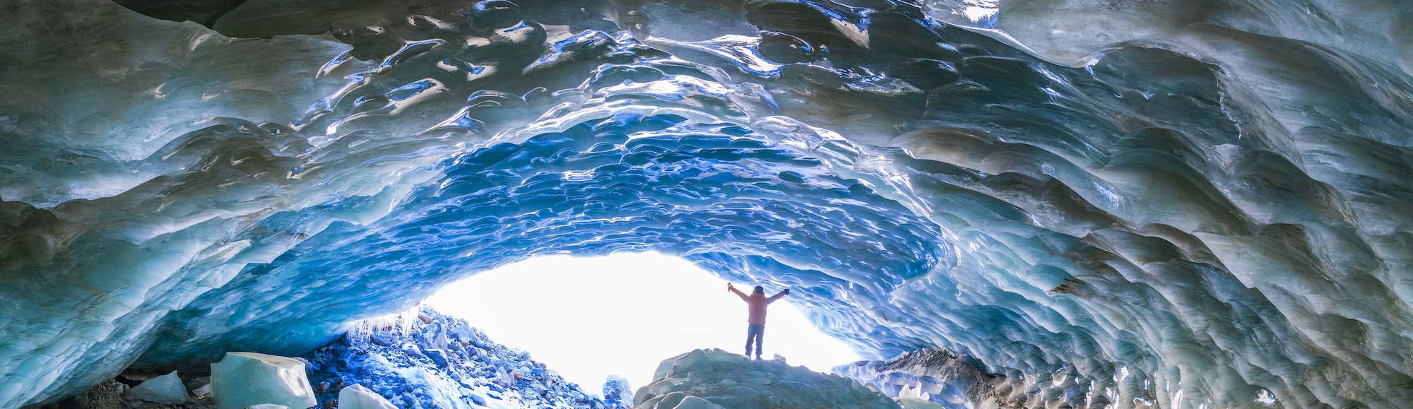 Hidden blue ice cave in Xizang