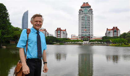 Expat professor retraces his China journey of 25 years ago