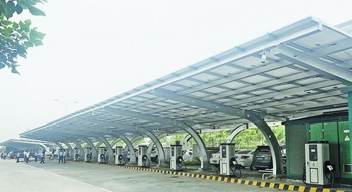 Solar-powered electric vehicle charging station opens in Xiamen