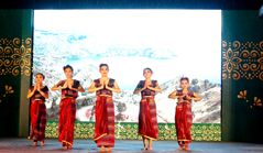 HQU holds Indonesian culture festival