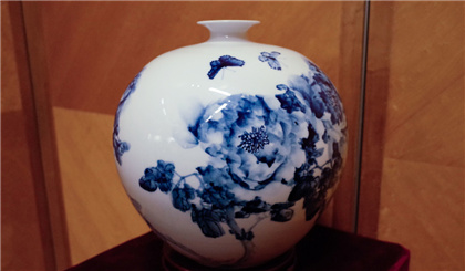 Qing Dynasty ceramics on display in Xiamen