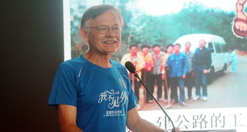 Expat professor finishes second tour around China