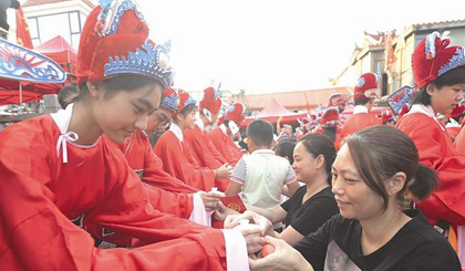 Traditional coming-of-age ceremony takes place in Xiamen
