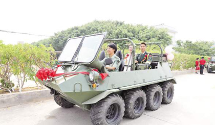 Special force soldiers tie the knot in Fujian