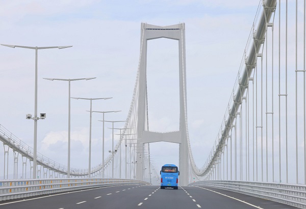 Shenzhen-Zhongshan Link opens, cutting travel time