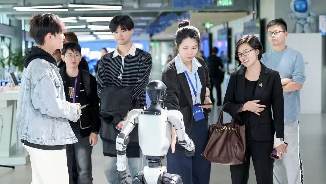 PhD and postdoc gather in Xiangzhou with groundbreaking results