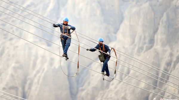 Xinjiang power project reaches milestone