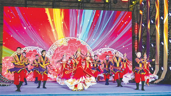 The colorful award ceremony held in Turpan, Xinjiang. CHINA DAILY.jpg