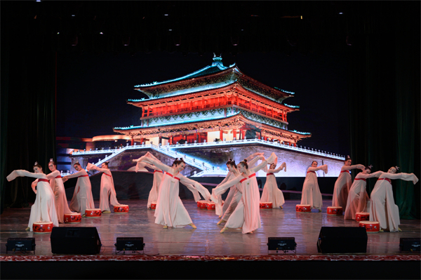 Cultural event promoting exchanges between artists from Beijing and Xinjiang