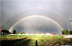 Xinjiang meteorological workers strive for rainbow forecast accuracy