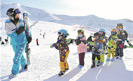 Xinjiang emerges as winter sports hotspot amid Olympics