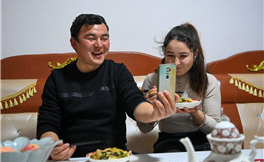 Mobile phone penetration rate in Xinjiang reaches 117.5 per 100 people