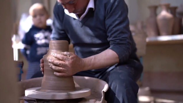 Earthenware craftsmen who did not quit
