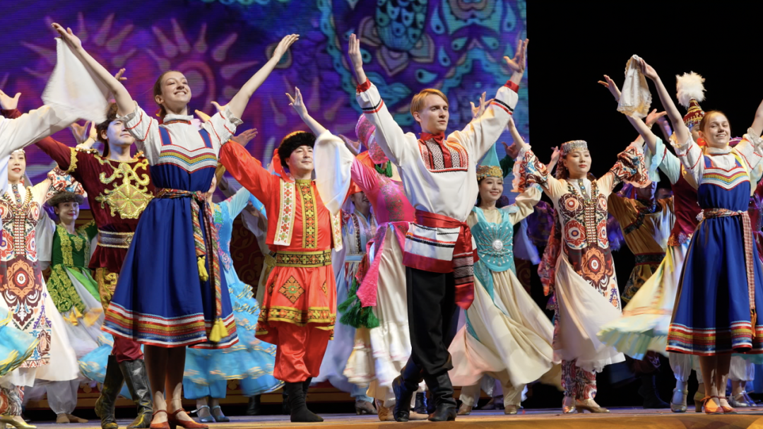 Vibrant dance festival showcases Xinjiang's rich cultural heritage