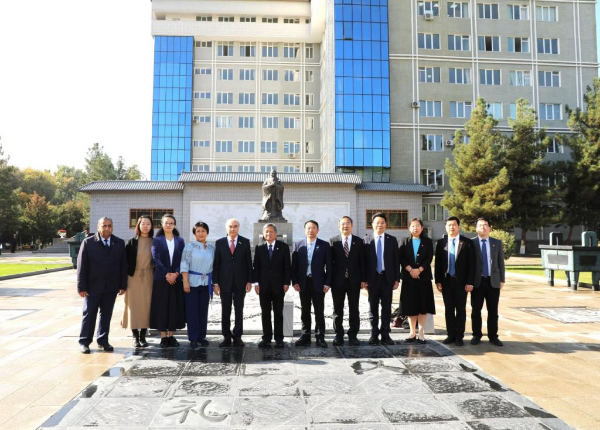 XJTU teams up with Samarkand State University to establish China Center