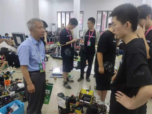 XJTU achieves outstanding results in national robot competition