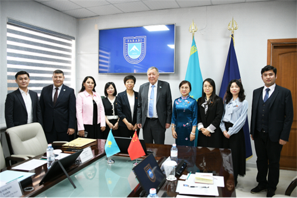 XJTU delegation visits Central Asia