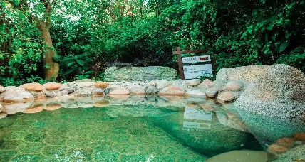 Enjoy hot springs in Tianle Lake Tourist Resort