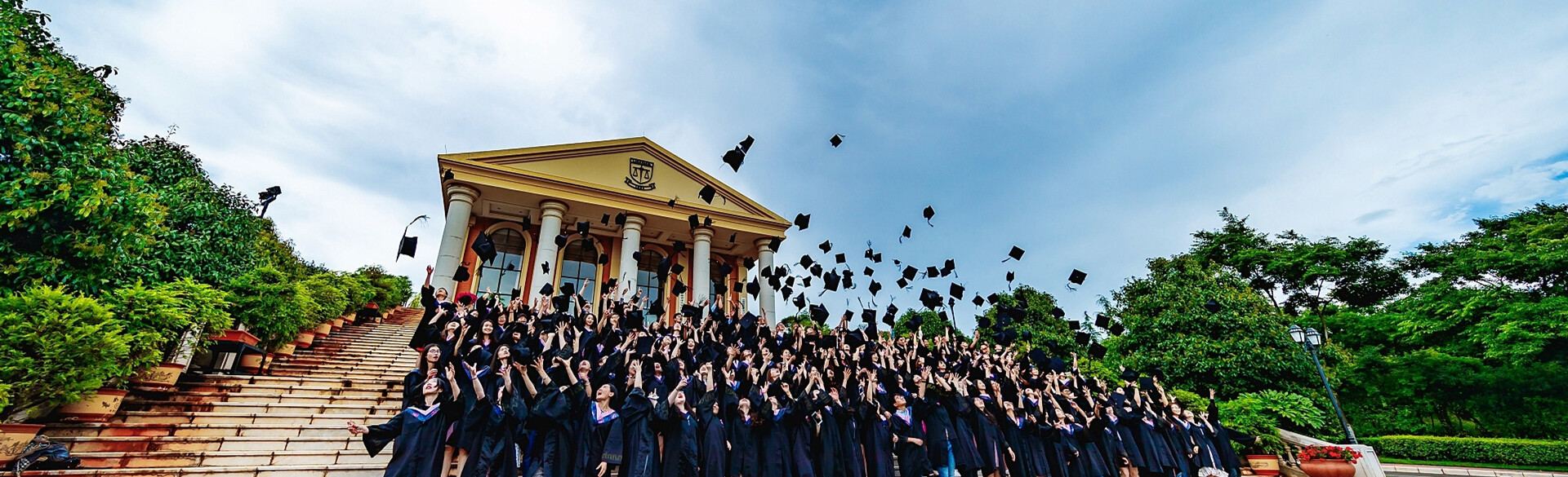 Grand graduation ceremony held at Yunnan University