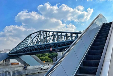 Work completed on new pedestrian bridge in downtown Wuxi