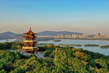 Early winter transforms Wuxi into scenic city