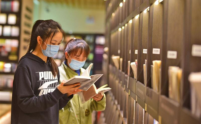 Wuxi launches 'reading month' to increase interest in books