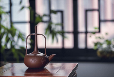 Yixing purple clay teapots show craftsmanship