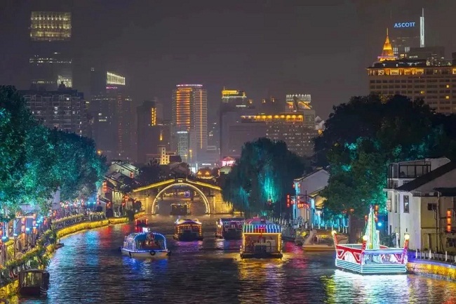 Qingming Bridge wins national recognition for nighttime economy