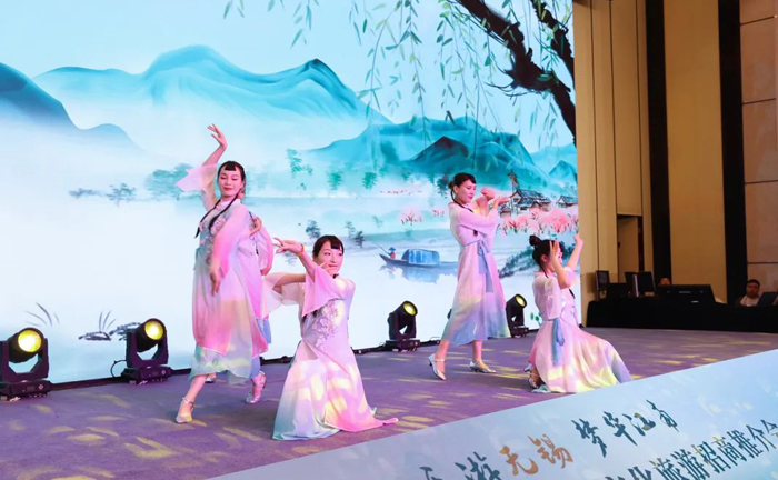Wuxi promotes tourism in Hangzhou, Qingdao