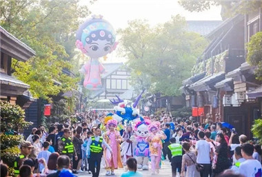 Wuxi sees tourism boom during long holiday break