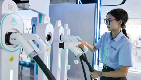 China accelerates development of charging infrastructure to support NEV growth